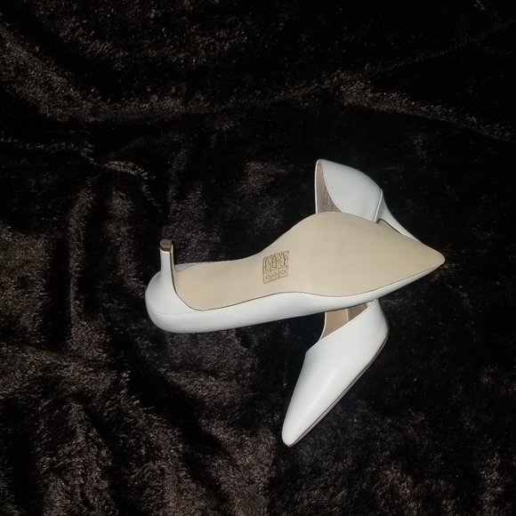 Pumps - Picture 2 of 5